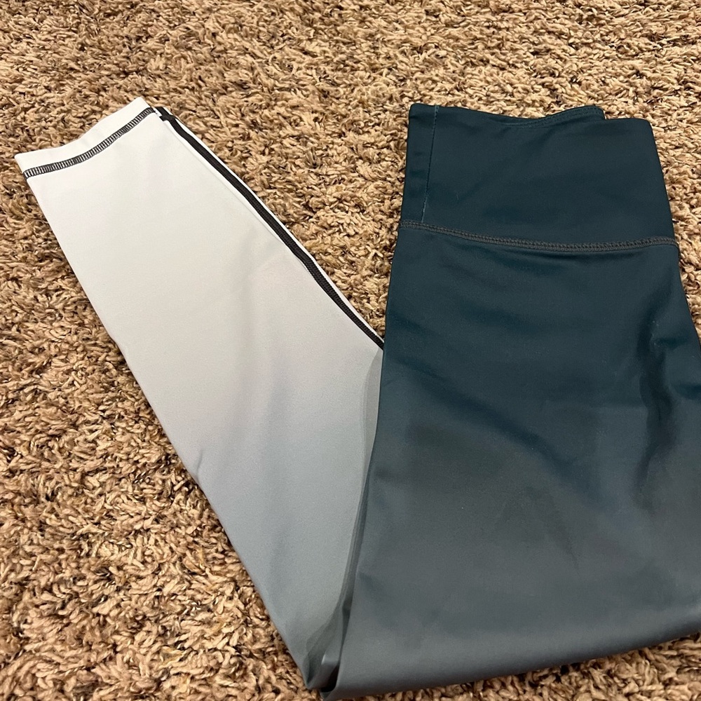Zyia leggings